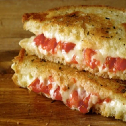 Image de Sandwiche omelette tomate fromage